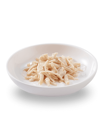 Close-up of Schesir chicken pieces in rice jelly gravy